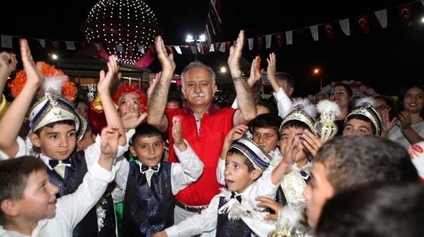 Bayraklı’da Çocuklara Ücretsiz Sünnet Şöleni