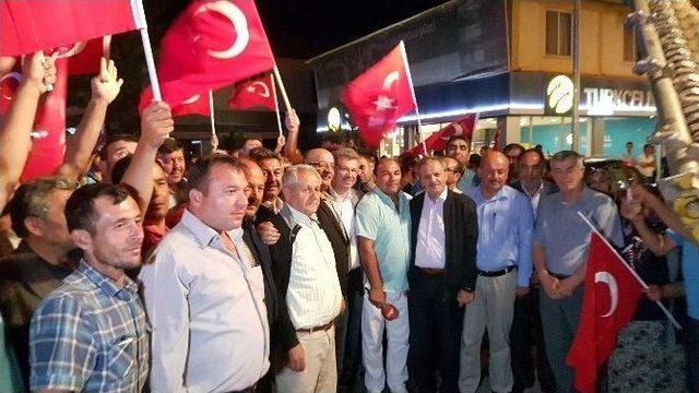 Demokrasi Nöbetine İlgi Çeken Destek Kayseri Şeker Çiftçilerinden Geldi