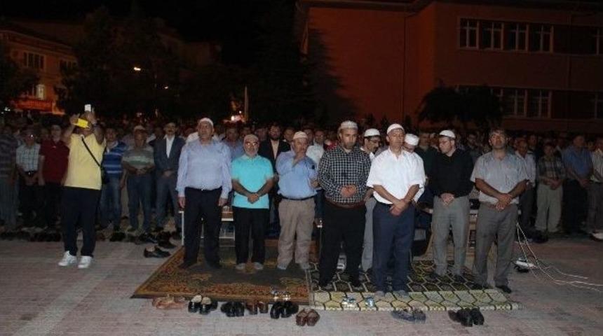 Sungurlu&rsquo;da Demokrasi Şehitler İ&ccedil;in Gıyabi Cenaze Namazı