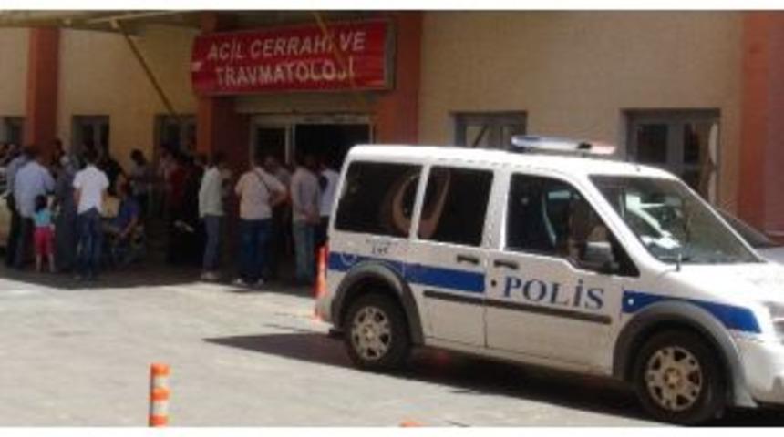 Tabancasını Temizleyen Asker, Arkadaşını Yaraladı