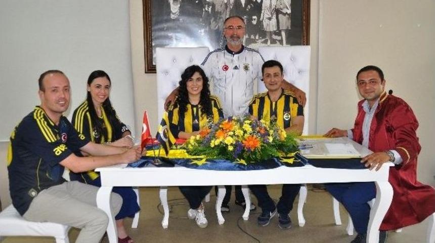 Gen&ccedil; &Ccedil;ift Nikah Masasına Fenerbah&ccedil;e Formasıyla Oturdu