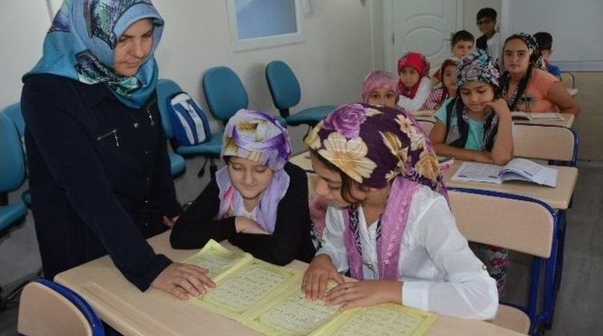 Hanım Lokalleri &Ouml;ğrencileri Ağırlıyor