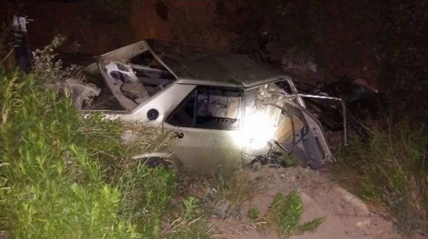 Uçuruma Yuvarlanan Otomobilin Sürücüsü Öldü.