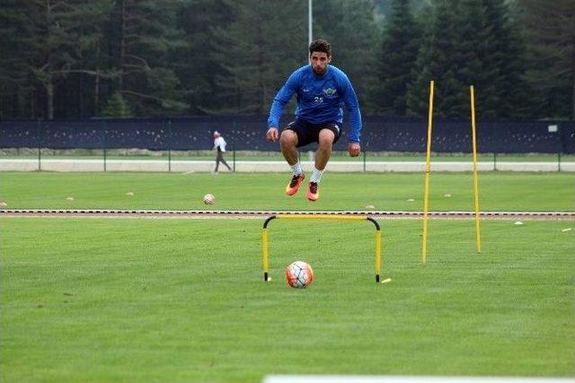 Akhisar Belediyespor 3 Oyuncu İle Masaya Oturuyor