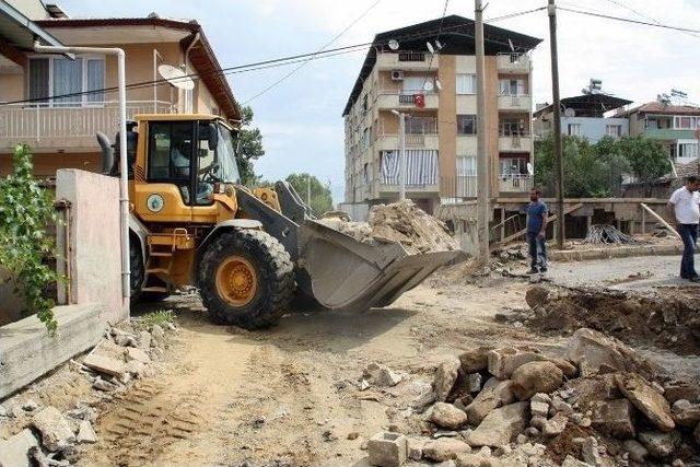 Alaşehir Belediyesi Hizmetlerini Aralıksız Sürdürüyor