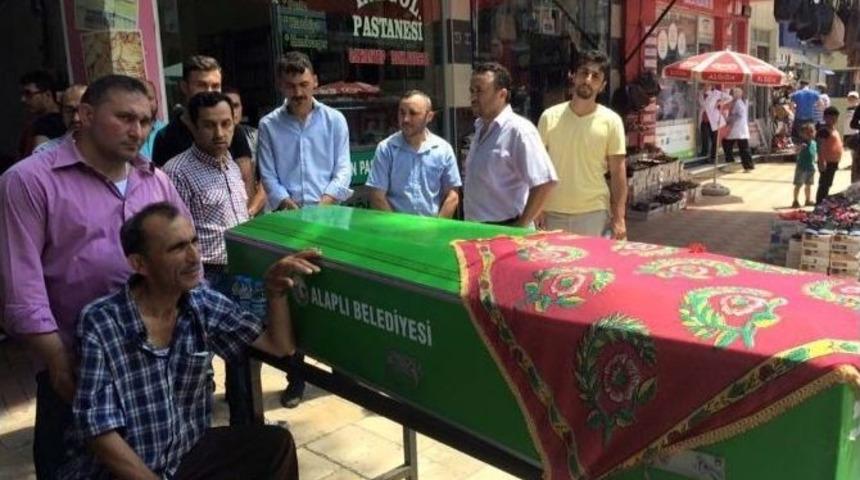 Trafik Kazasında &Ouml;len Anne Ve Oğlu Yan Yana Defnedildi