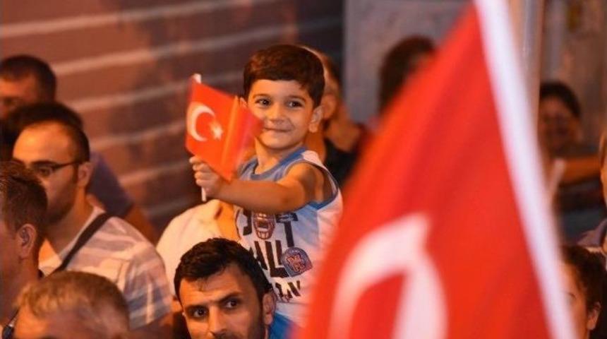 Başkan Uğur, Demokrasi N&ouml;betinde