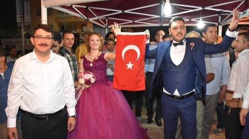 Nişan Töreninden Demokrasi Nöbetine