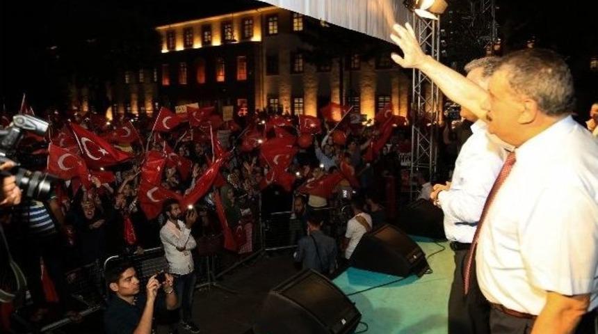 Malatya&rsquo;nın Demokrasi N&ouml;beti S&uuml;r&uuml;yor