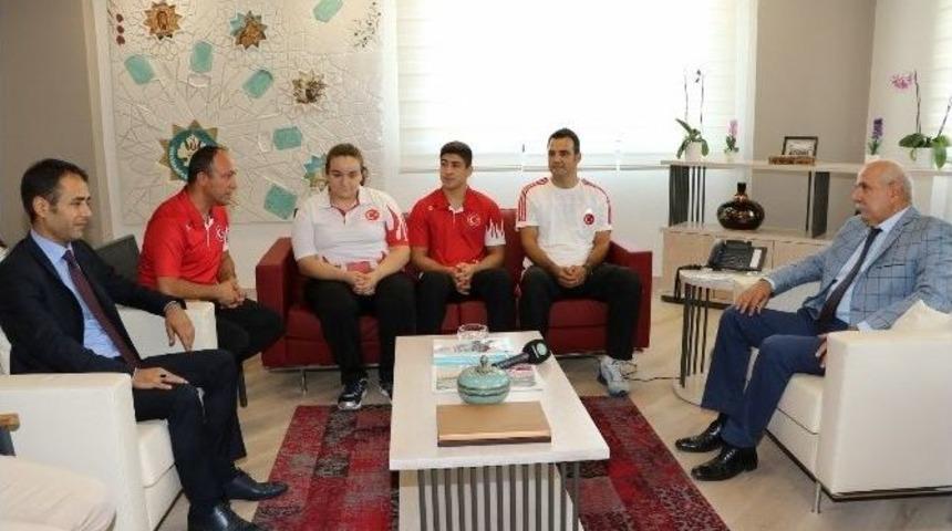 D&uuml;nya Şampiyonu Judoculardan B&uuml;y&uuml;kşehire Ziyaret