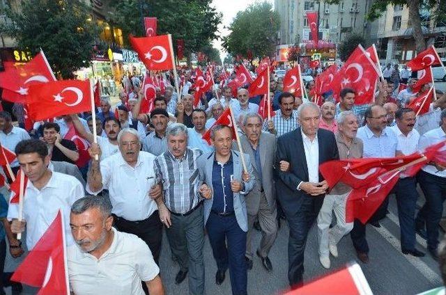 Muhtarlardan ‘darbeye Hayır’ Yürüyüşü