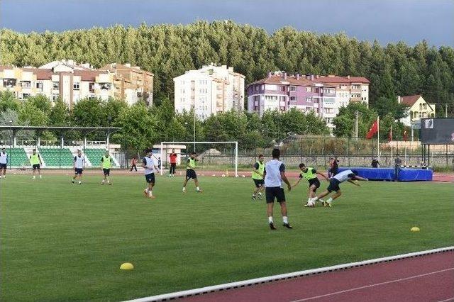 Başkan Babaş, Kastamonuspor’un Antrenmanını Ziyaret Etti