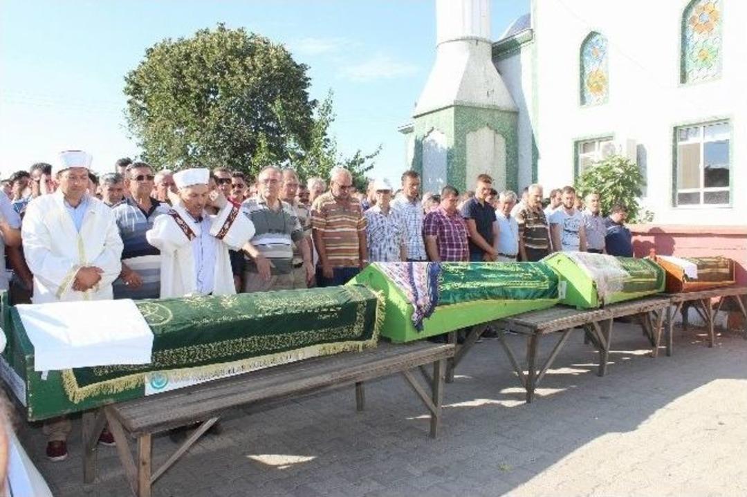 Korkun&ccedil; Kazada Yok Olan Aile Defnedildi