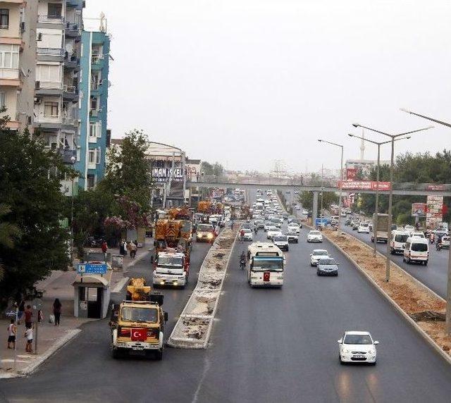 Antalya’da Darbe Girişimine Vinçli Protesto