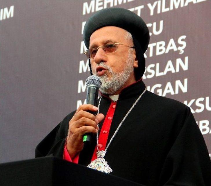 Taksim Meydanı’nda Demokrasi Şehitleri Anıtı’na Karanfil Bırakıldı G5