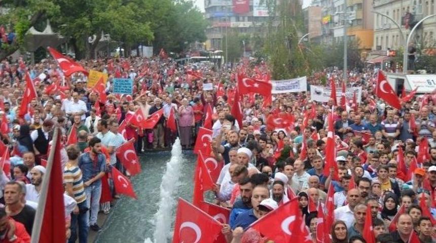 Trabzon’da “milli İradeye Ve Demokrasiye Sahip Çık Yürüyüşü"