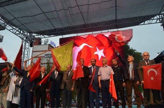 Trabzon’da “milli İradeye Ve Demokrasiye Sahip Çık Yürüyüşü