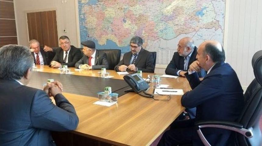 Ak Parti Genel Başkan Yardımcısı M&uuml;ezzinoğlu, Alevi Dedeleriyle Bir Araya Geldi