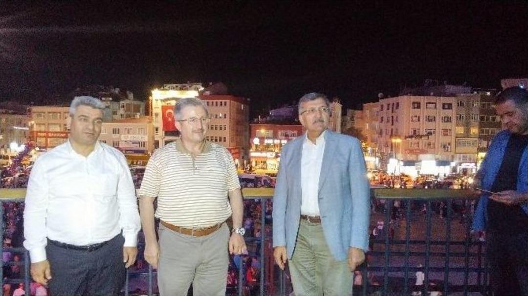 Zeytinburnulular Demokrasi N&ouml;betine Devam Ediyor