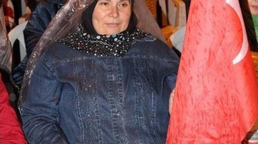 Afyonkarahisar&rsquo;da &ldquo;demokrasi N&ouml;beti&rdquo; 6. G&uuml;n&uuml;nde Yoğun Yağmur Altında Devam Etti