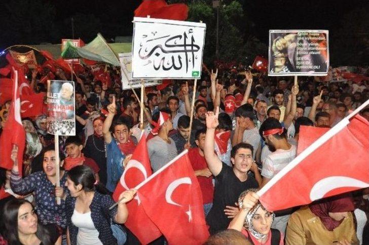 Hasta Yatağında Demokrasi Nöbetine Geldi G2