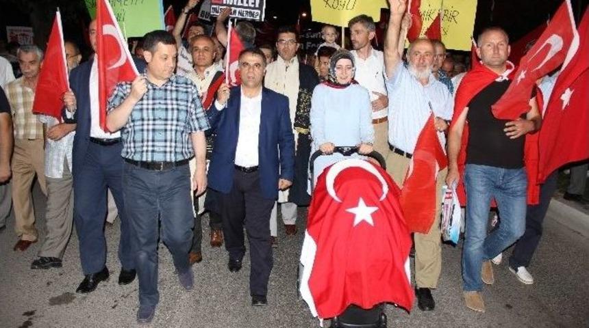 Safranbolu&rsquo;da Binlerce Kişi &lsquo;demokrasi Y&uuml;r&uuml;y&uuml;ş&uuml;&rsquo; Yaptı