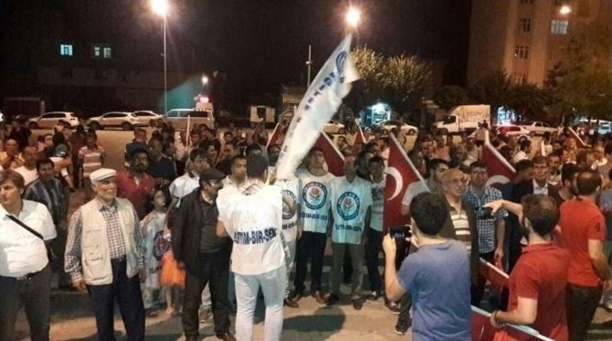 Tuzluca İl&ccedil;esinde Vatandaşlar Sokağa İndi