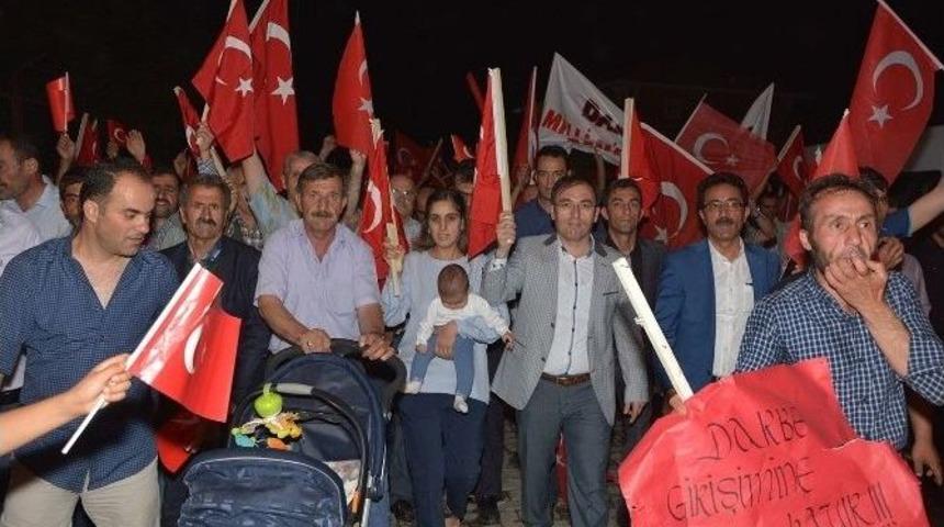 &Ccedil;atak&rsquo;ta Demokrasi N&ouml;beti Devam Ediyor