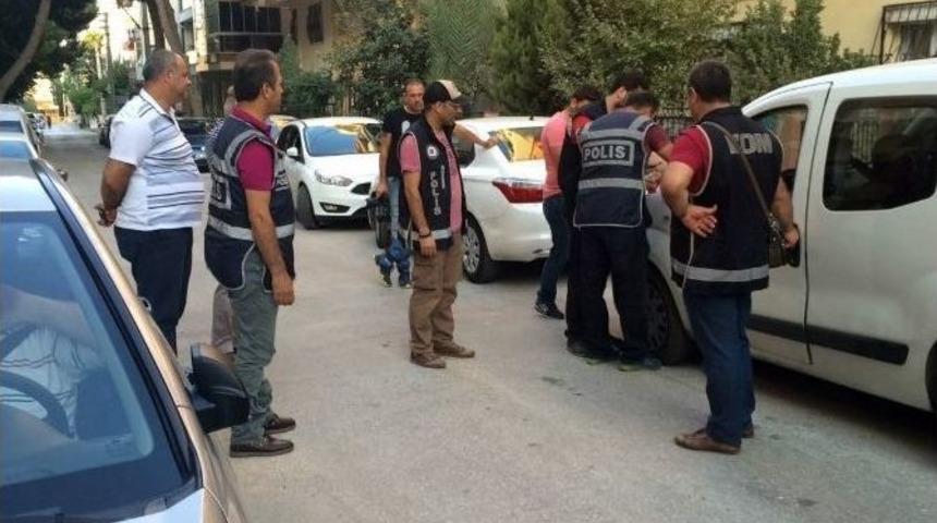 İzmir&rsquo;de Avukatlara Şok Operasyon: 11 G&ouml;zaltı
