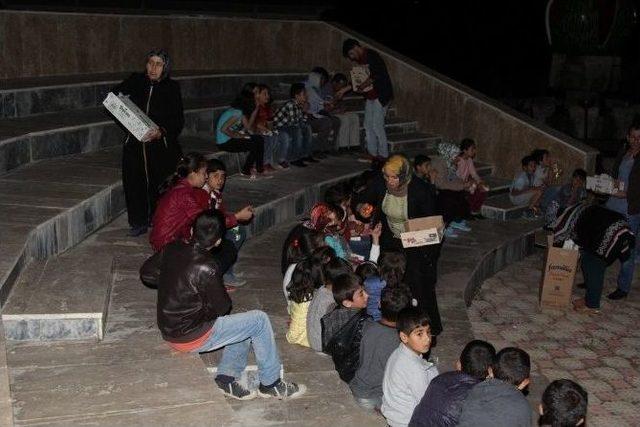 Başkale&rsquo;de A&ccedil;ık Havada Film İzleme Etkinliği 2