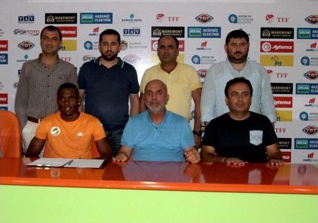 Alanyaspor, Wilde Donald Guerrier İle 3 Yıllık Sözleşme İmzaladı