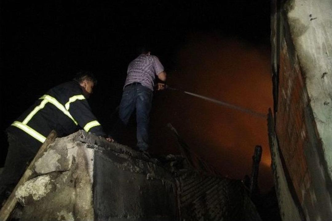 Ardahan&rsquo;da Korkutan Yangında 4 Ev, 4 Ahır Ve 2 Samanlık K&uuml;l Oldu