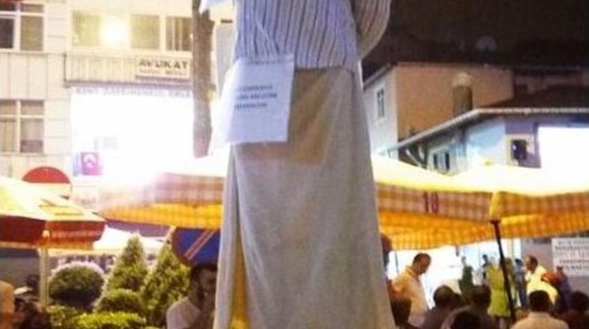 Fethullah G&uuml;len&rsquo;in Maketini Astılar