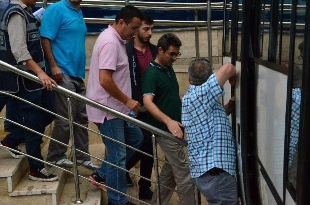 Zonguldak&rsquo;ta 12 Hakim Ve Savcı Tutuklandı