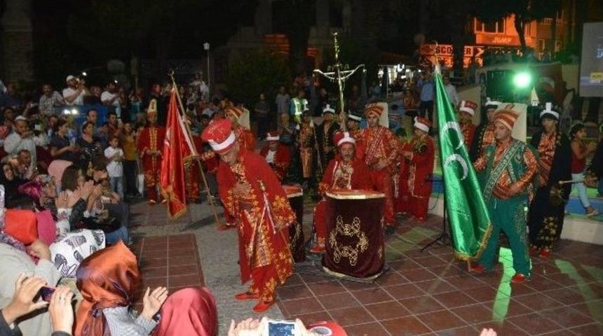 Aliağa&rsquo;da Darbe Girişimine Mehterli Tepki