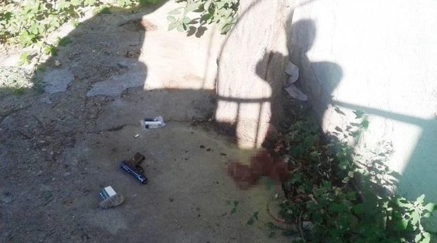 25 Yaşındaki Gen&ccedil;, İntihara Kalkıştı