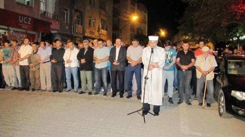 Demokrasi Şehitleri İ&ccedil;in Gıyabi Cenaze Namazı Ve Mevlit