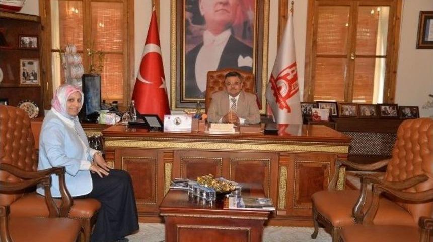 İl Milli Eğitim M&uuml;d&uuml;r&uuml; Durmuş&rsquo;tan Başkan Yağcı&rsquo;ya Ziyaret