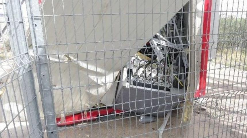 Pkk &Uuml;yeleri Baz İstasyonuna Saldırdı