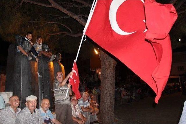 Bergama’da Halk Demokrasi Nöbetinde