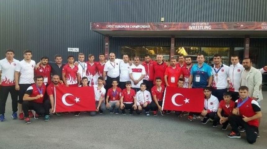 Yıldız G&uuml;reş&ccedil;ilerden Stockholm&rsquo;de B&uuml;y&uuml;k Başarı