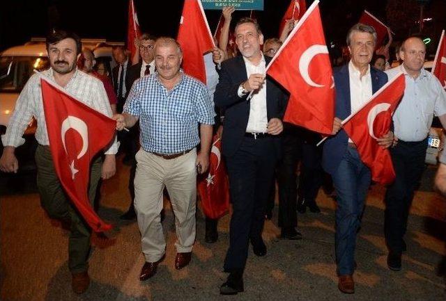 Bursa İş Dünyası Demokrasi Nöbetinde