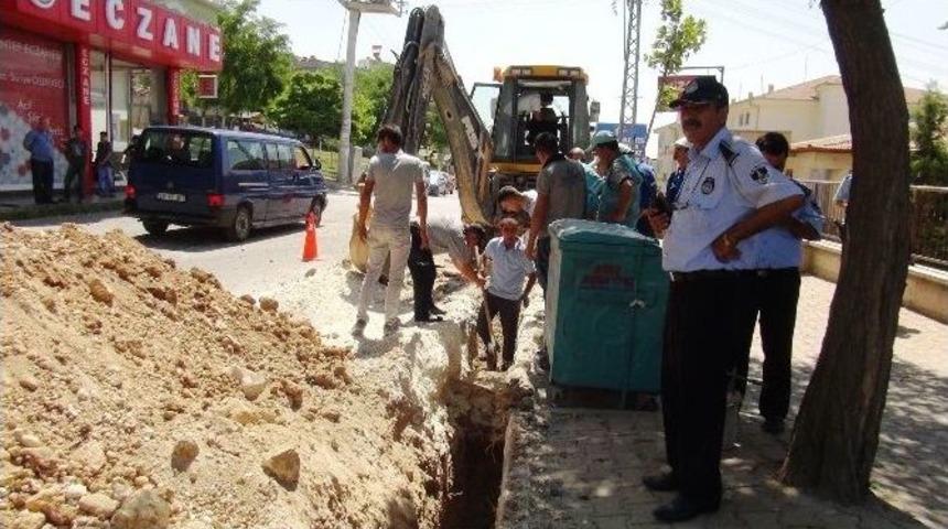 Patlayan Doğal Gaz Borusu Paniğe Neden Oldu
