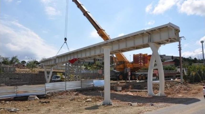 Koü’de Yaya Geçidinin Tabliyeleri Konuldu
