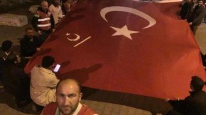 Çıldır Kızılayı’dan Demokrasi Nöbetine Destek