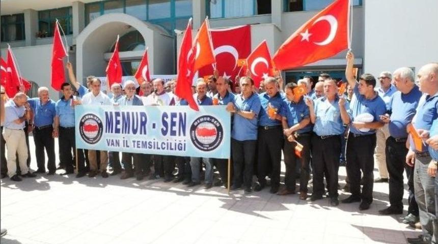 Ptt &Ccedil;alışanlarından Darbe Girişimine Kınama