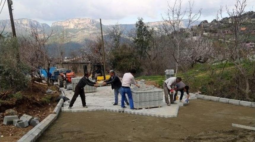 Erdemli&rsquo;de K&ouml;yden Mahalleye D&ouml;n&uuml;şen Yerleşim Yerlerine Hizmet Atağı