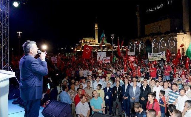 Konya Demokrasiye Sahip Çıkıyor