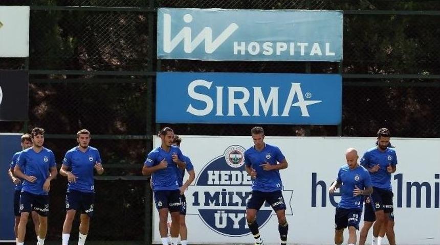 Fenerbah&ccedil;e Hazırlıklarını S&uuml;rd&uuml;r&uuml;yor