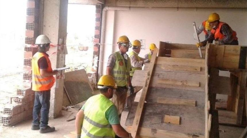 İnşaat Kalıp&ccedil;ıları Sınavda Ter D&ouml;kt&uuml;